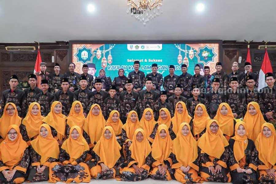 Kafilah dari Kabupaten Lamongan yang berhasil menyabet ger juara umum di MTQ XXX Jatim, di Kota Pasuruan.