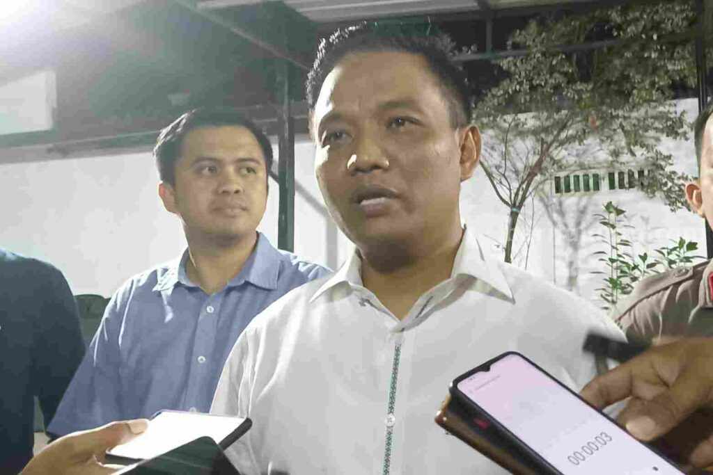 Kapolres Tuban AKBP Suryono didampingi Wakapolres dan Kasatreskrim Polres Tuban dan penyidik. [Foto:Diah Ayu/beritajatim.com]