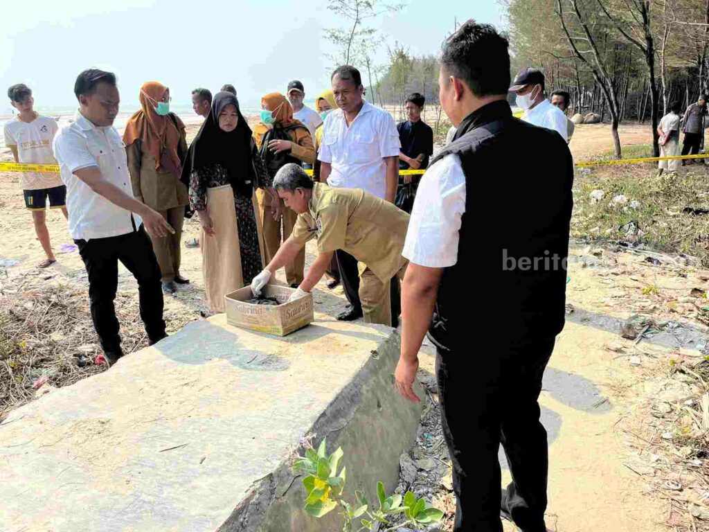 Penemuan mayat bayi perempuan di Dusun Meduran, Desa Beji, Kecamatan Jenu, Kabupaten Tuban.