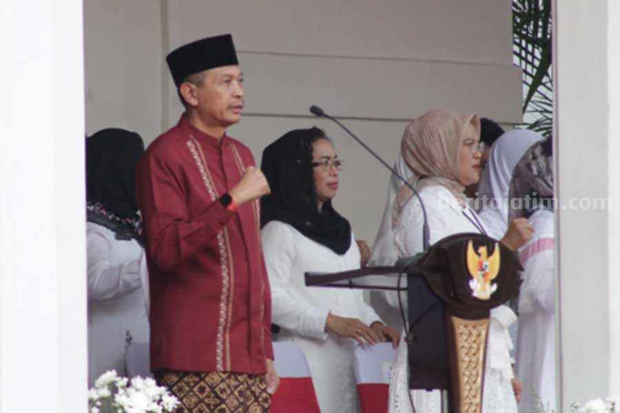 Pj Wali Kota Malang, Wahyu Hidayat saat menjadi inspektur upacara.