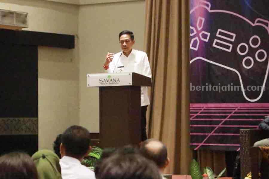 Pj Wali Kota Malang Beri Motivasi Remaja Lewat Bimtek Layanan Teknologi Informasi Pj Wali Kota Malang Wahyu Hidayat. (Bagian Protokol dan Komunikasi Pimpinan Sekretariat Daerah Kota Malang)