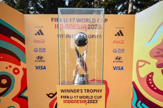 Siap-Siap, Trophy Experience Piala Dunia U-17 Dipamerkan di Surabaya Akhir Pekan ini Sebelum singgah di Surabaya, Trofi Piala Dunia U-17 sempat dipamerkan di Jakarta dan Bandung. (Foto: PSSI)