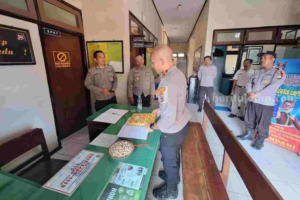 Wakapolres cek kesiapsiagaan anggota Polsek laksanakan tugas.
