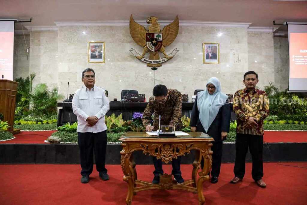 DPRD Setujui Pembentukan Dana Cadangan Pilwali Kediri 2024 WhatsApp Image 2023-10-11 at 20.25.21_11zon