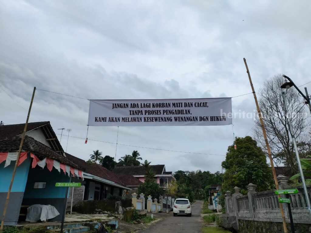 Perjuangan Warga Banaran Blitar Merebut Tanah Leluhur Yang Telah Terampas 40 Tahun Lamanya Suasana Dusun Banaran Kecamatan Doko Kabupaten Blitar.