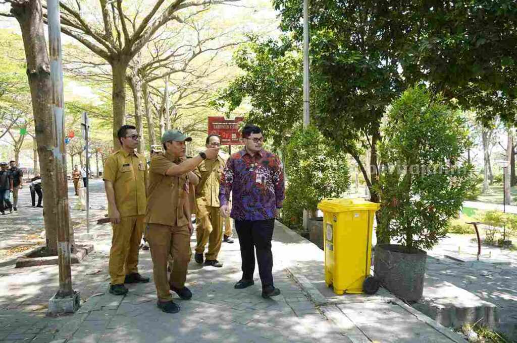 Penataan Taman Hijau SLG Kediri, Mas Dhito Minta Ini WhatsApp Image 2023-10-18 at 18.40.03_11zon