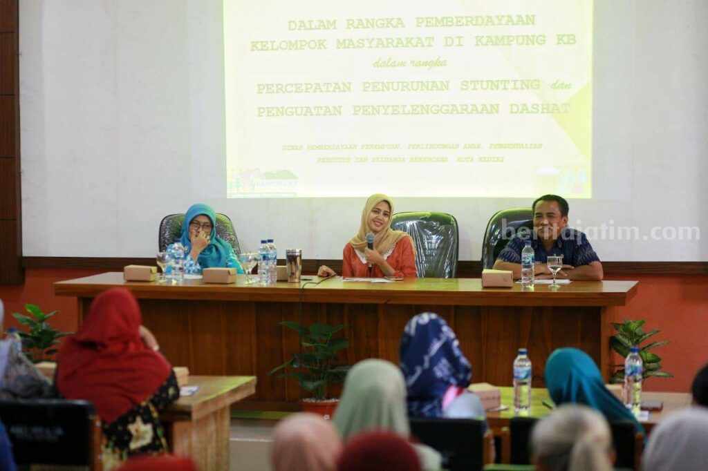 Istri Walkot Kediri Beri Arahan Penurunan Stunting WhatsApp Image 2023-10-19 at 16.59.59_11zon