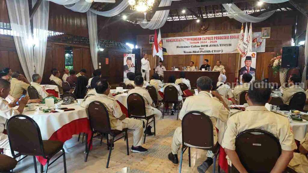 Gerindra Blitar : Prabowo-Gibran Bakal Menang Mutlak di Kandang Banteng Konsolidasi Gerindra dengan PPIR untuk pemenangan Prabowo-Gibran.