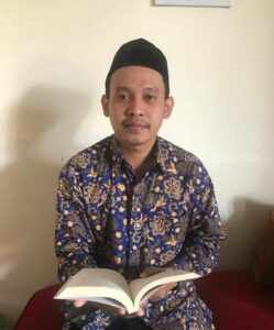 dosen ekonomi tribakti