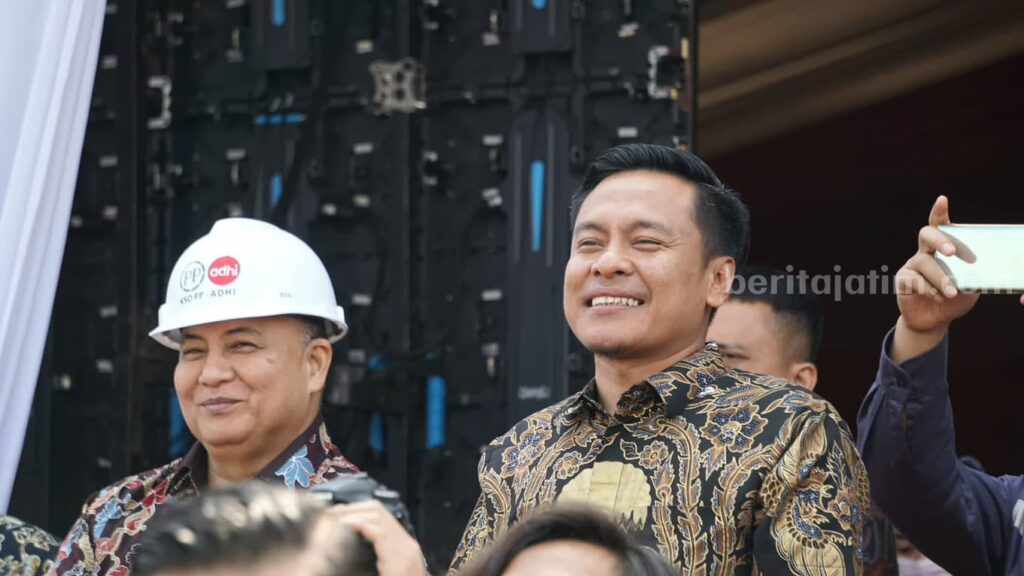 Groundbreaking RS Surabaya Timur, Arif Fathoni Usulkan Nama RS Bakti Cahyadi Arif Fathoni saat grounbreaking pembangunan RS Surabaya Timur yang berdiri di Jalan Rungkut Lor Blok RL V Surabaya, Kamis (5/10/2023).