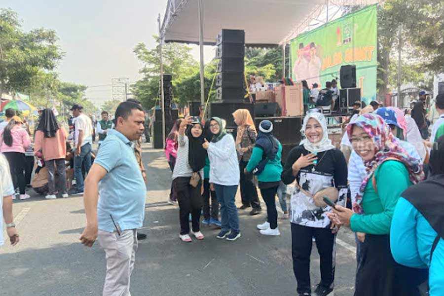 Jalan sehat bersama AMIN yang digelar PKB Kabupaten Blitar.