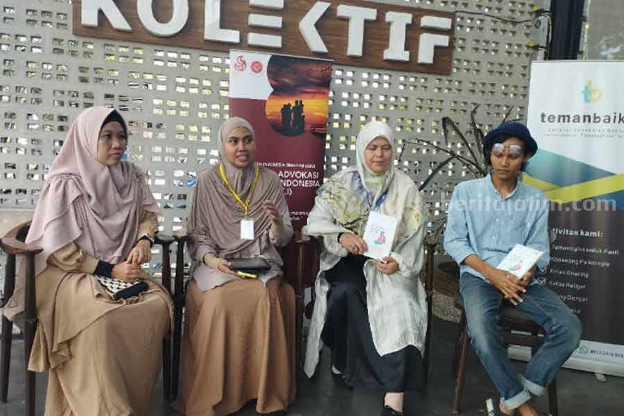 Founder dan konselor Komunitas LAKI serta Temanbaik dan penulis buku dalam rangka memperingati Hari Kesehatan Mental Sedunia -- Rahajeng Pramesi