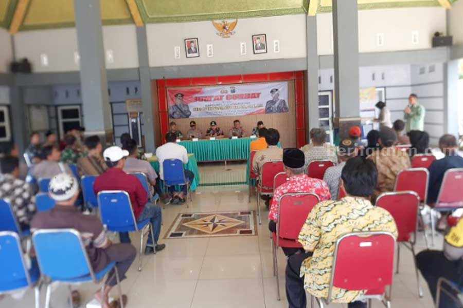 Acara Jumat Curhat di Bandung Tulungagung.