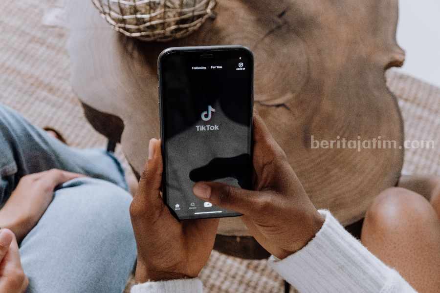 Aplikasi TikTok. (Sumber foto: Cottonbro studio/Pexels)