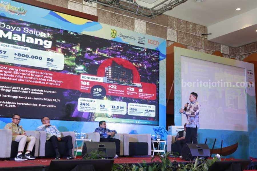 Pj Wali Kota Malang, Wahyu Hidayat saat menjadi narasumber dalam forum Indonesia Creative Cities Network.