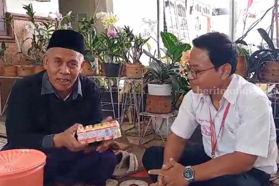 Video pertemuan KH Marzuqi Mustamar dengan pihak Yakult Indonesia.