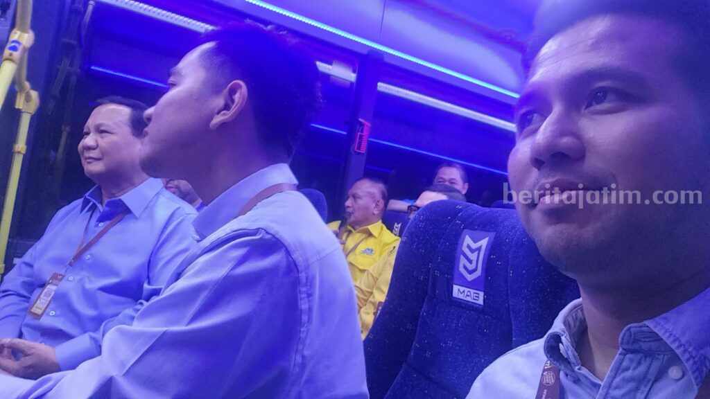 Emil Dardak Dampingi Prabowo-Gibran Ambil Nomor Urut di KPU Wakil Gubernur Jatim yang juga Ketua DPD Partai Demokrat Jatim, Emil Elestianto Dardak ikut mendampingi Prabowo Subianto-Gibran Rakabuming Raka.
