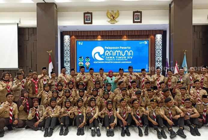 32 Kontingen Pramuka penegak Kabupaten Lamongan yang diberangkatkan untuk mengikuti Raida XIV Jawa Timur di bumi perkemahan Pantai Prigi, Trenggalek.