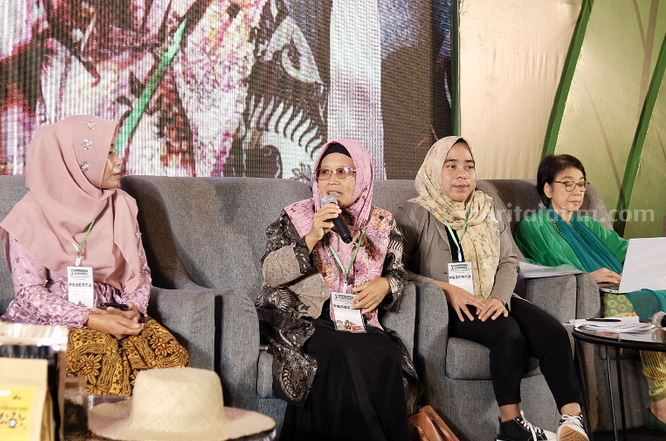 Peluncuran buku Perempuan Penjaga Hutan pada Jumat, 10 November 2023 pada pukul 09.00-11.30 Premier Ballroom, Hotel Santika Premier Surabaya.