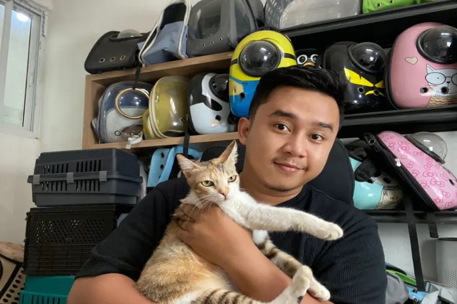 Anggara Palguna, Perhatian Dengan Kucing Sampai Jadi Content Creator