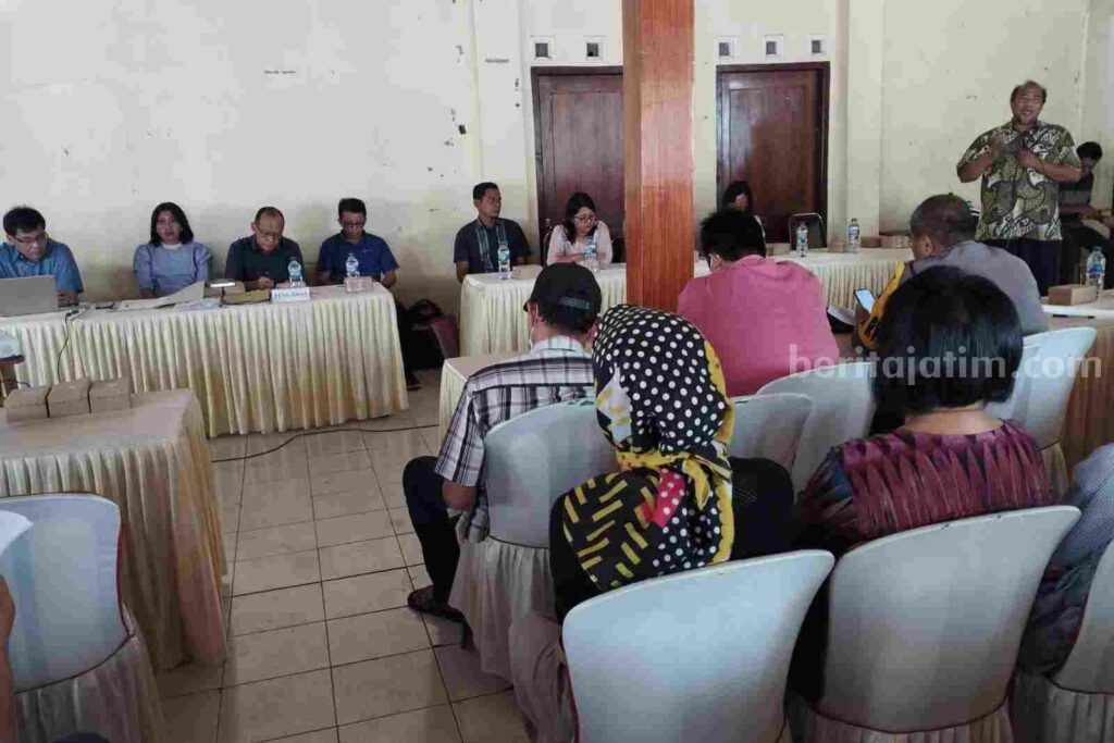 Dinkop UM Kabupaten Blitar mengumumkan hasil monitoring kepada koperasi dan nasabah.