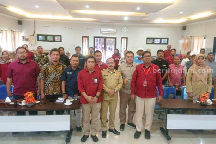 Ditjen PDSPKP KKP RI saat menggelar FGD bersama para stakeholder bidang perikanan dan pelaku usaha pemindangan di Gedung PPN Brondong, Kabupaten Lamongan.