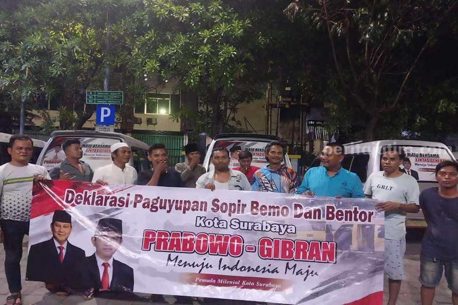 Puluhan sopir angkot dan bentor pendukung Prabowo-Gibran