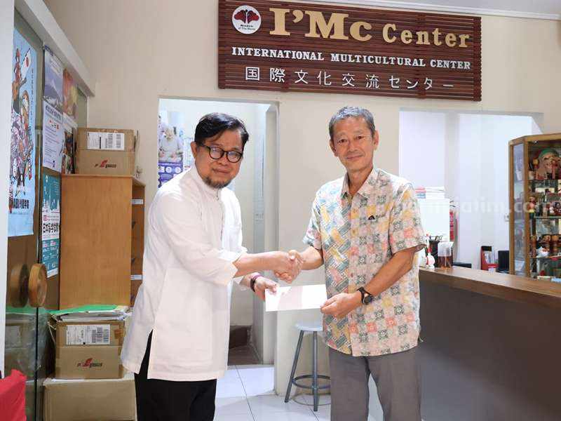 Guru Besar Unesa Terima Penghargaan Bintang Jasa dari Pemerintah Jepang Prof Dr Djodjok Soepardjo