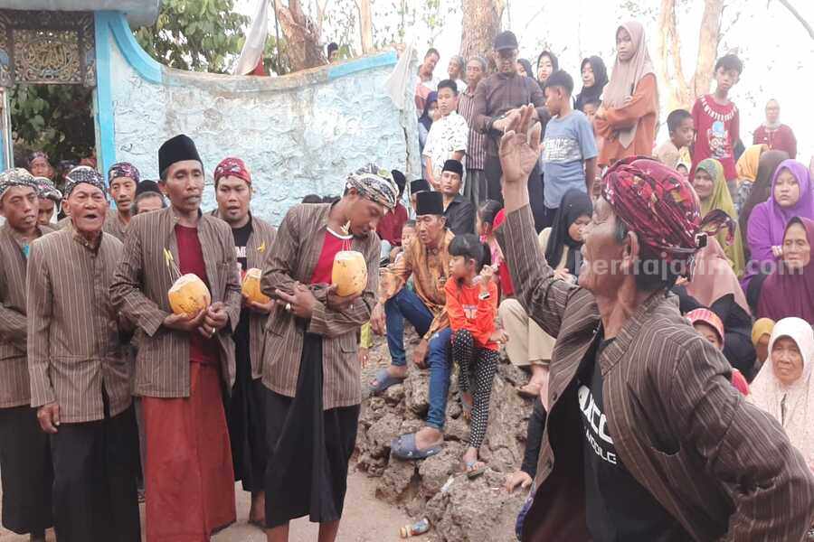 Tradisi cahe warga Desa Langsar, Kecamatan Saronggi (Temmy )