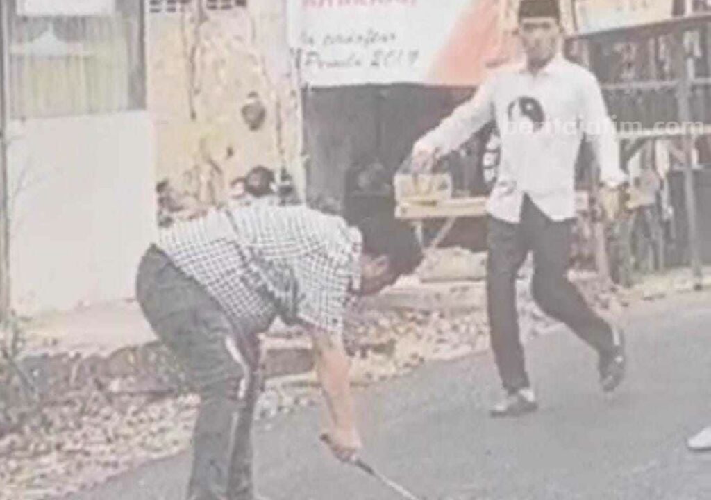 Potongan vidoe carok di Bangkalan (Foto: Zamachsari/beritajatim.com)