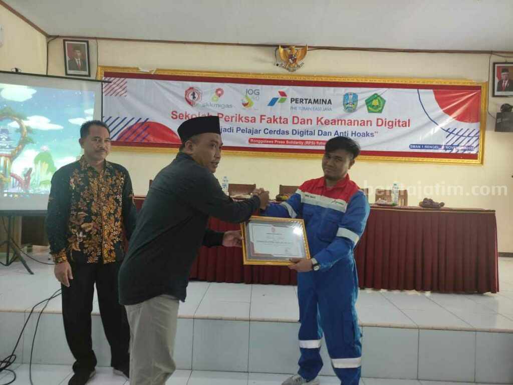 RPS dan PHE TEJ Gelar Periksa Fakta Keamanan Digital untuk Siswa SMA di Tuban Ronggolawe Press Solidarity (RPS) menggelar sekolah periksa fakta dan keamanan digital di Kecamatan Rengel, Kabupaten Tuban.