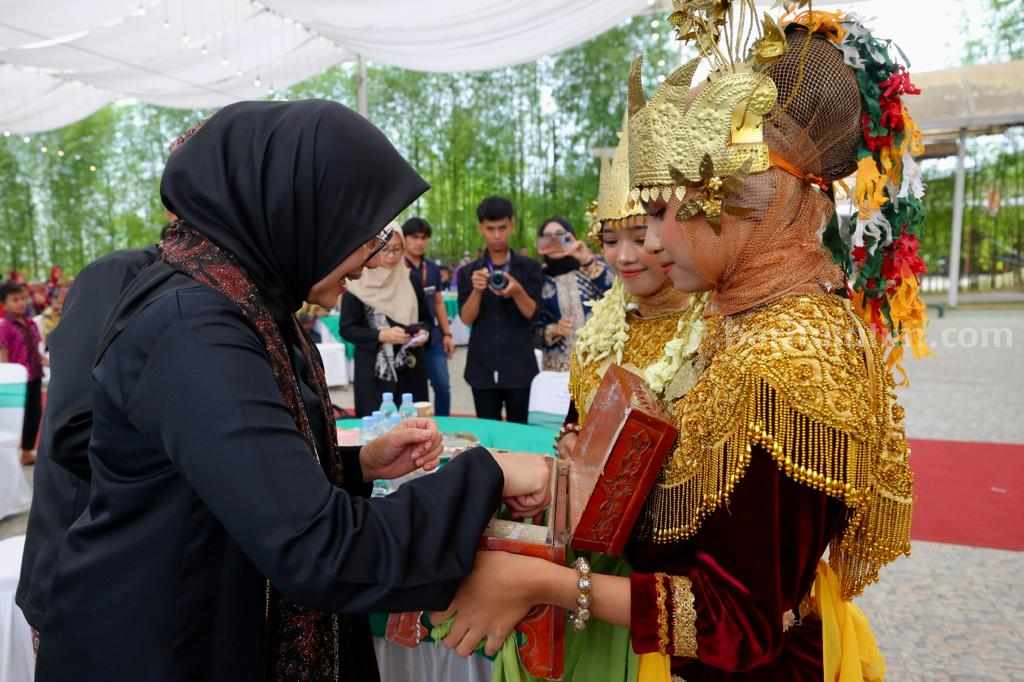 Bupati Banyuwangi saat menghadiri perayaan HUT ke-empat Ikawangi Provinsi Jambi.