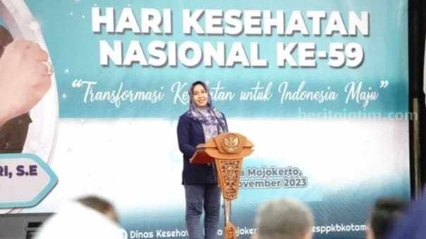 Wali Kota Mojokerto Ika Puspitasari saat puncak peringatan HKN ke-59 di Kota Mojokerto di Hall Prajna Wijaya, lt 4 MPP Gajah Mada, Kota Mojokerto. [Foto : ist]