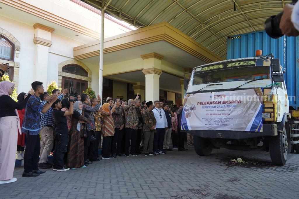 Bank Jatim-Pemprov Jatim Dorong Ekspor Jawa Timur Lewat Desa Pendulum Devisa dan JXTA