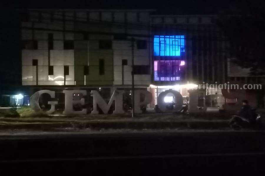 Situasi Gempol 9 Avenue yang berada di Desa Ngerong, Kecamatan Gempol, Kabupaten Pasuruan.