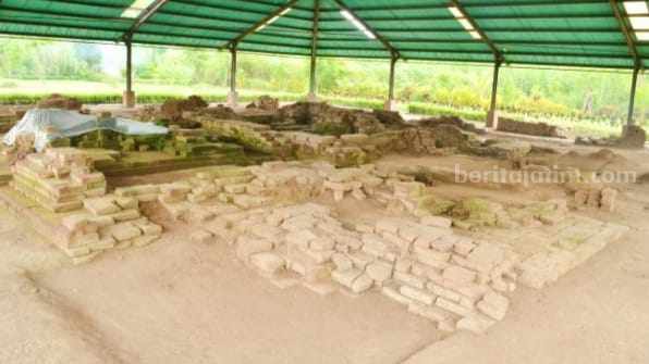 Candi Gentong Trowulan