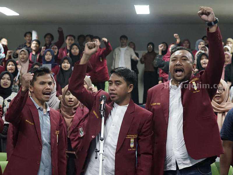 Deklarasi Pemilu Damai 2024 oleh DPD IMM Jatim di Universitas Muhammadiyah Surabaya.