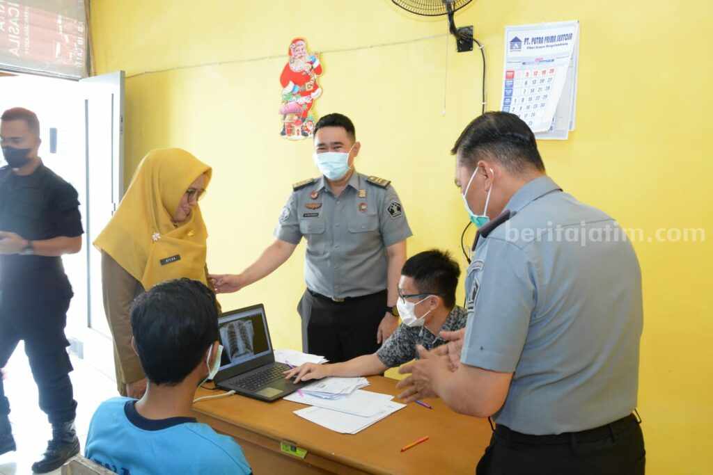 Kegiatan Active Case Finding (ACF) Tuberculosis (TBC) yang digelar Lapas Lamongan selama 3 hari bagi WBP.