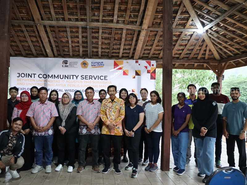 Untag Surabaya dan UniMAP Malaysia Kembangkan Potensi Lokal di Gondang Mojokerto Pengabdian Internasional Untag Surabaya dan UniMAP Malaysia di Desa Kebontunggul, Gondang, Mojokerto.