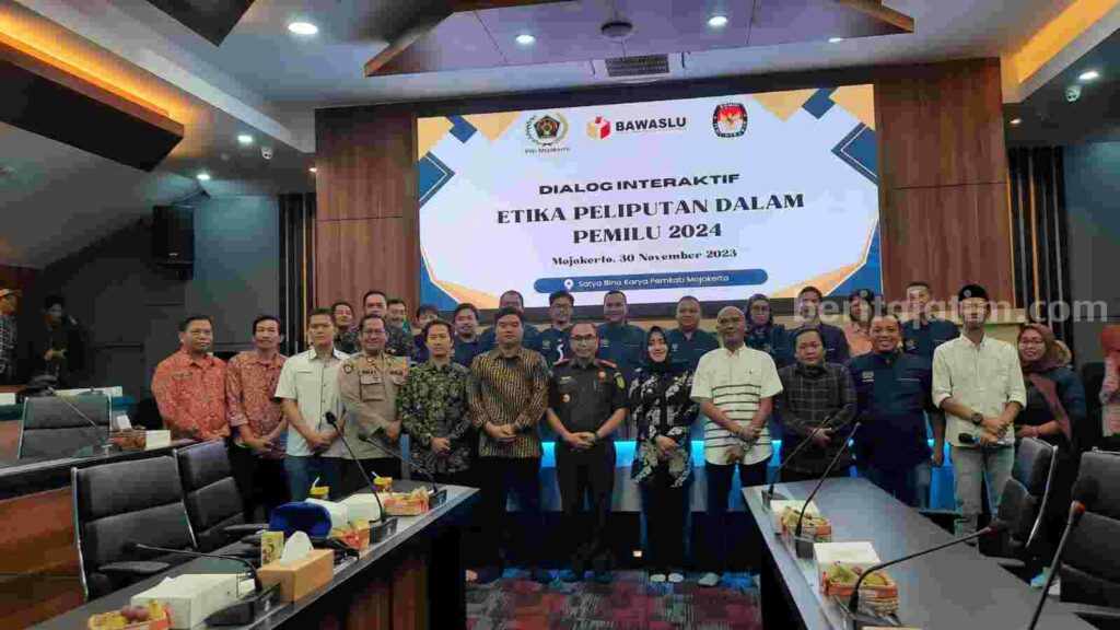 Dialog interaktif dan deklarasi Pemilu Damai PWI Mojokerto