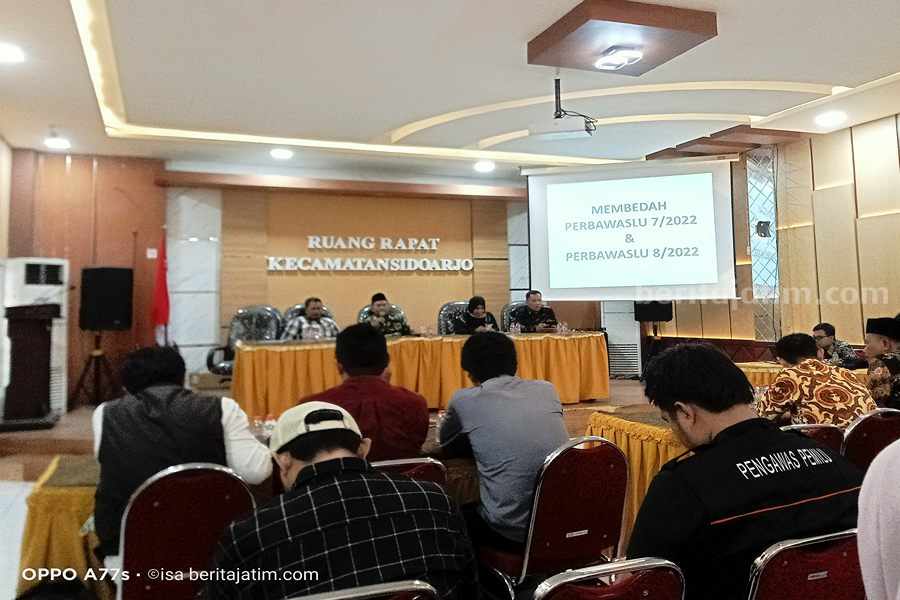 Bawaslu Sidoarjo Akan Berkirim Surat Lagi ke Semua Partai Politik, Ini Persoalannya Kordiv Penanganan Pelanggaran dan Data Informasi Bawaslu Kab. Sidoarjo Moeh Arief dan Ketua Panwascam Sidoarjo Kholid Muhaimin