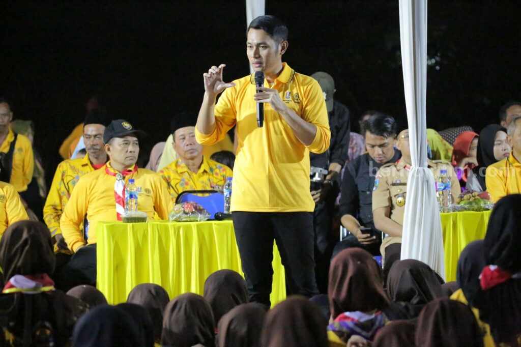 Bupati Tuban Aditya Halindra Faridzky saat menghadiri Kemah Kebangsaan oleh Badan Kesatuan Bangsa dan Politik (Bakesbangpol) Tuban.