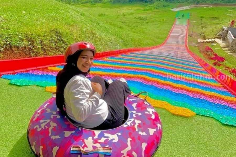 Wisata Duran Duren Wonosalam, Jombang. (Sumber foto: Instagram/inforekreasi/yanti_1086)