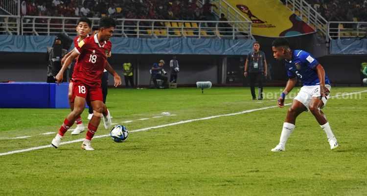 Pertandingan indonesia lawan Ekuador di GBT. (Way)