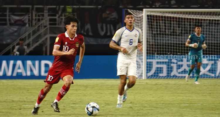 Indonesia melawan Panama di Stadion Gelora Bung Tomo. (Way)
