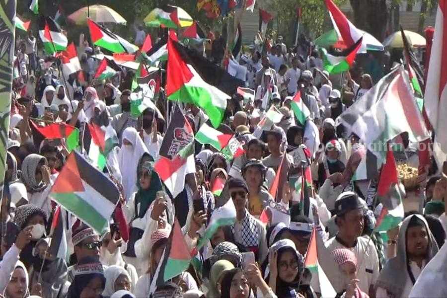 Ribuan Warga Sidoarjo dari Berbagai Ormas dan Lintas Agama Aksi Bela Palestina Alun-alun Sidoarjo
