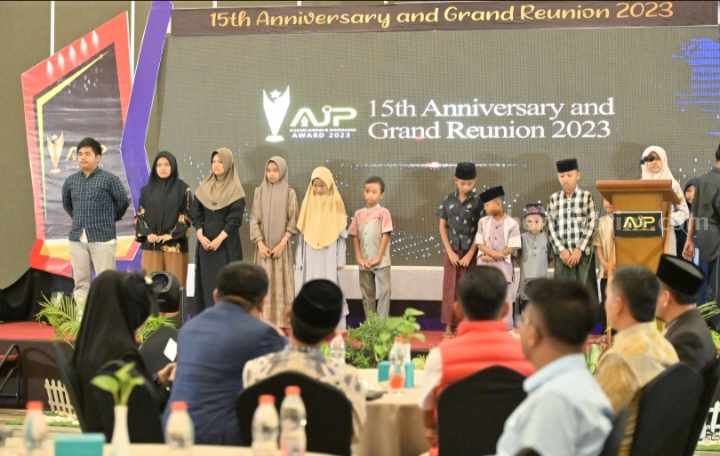 AJP Santuni 15 Anak Yatim Meriahkan AJP Award 2023
