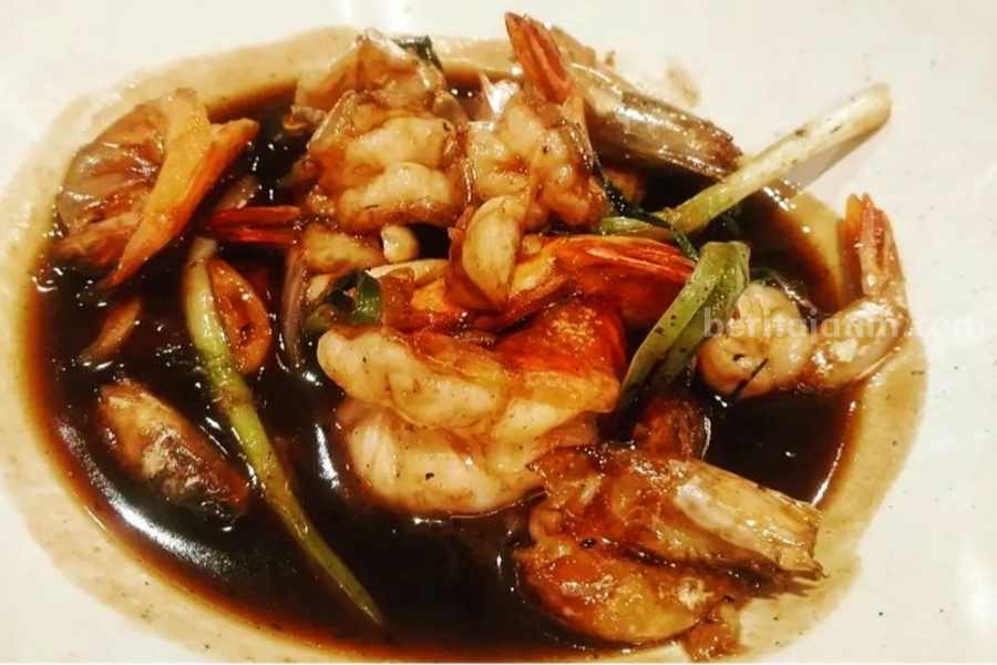 Saus Udang Inggris, menu makanan sederhana. (Foto: Fitri Yuliani/beritajatim.com)