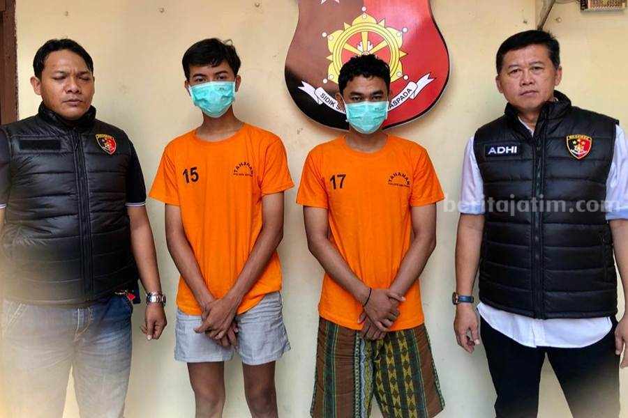 FE dan AL saat diamankan di Polsek Genteng.