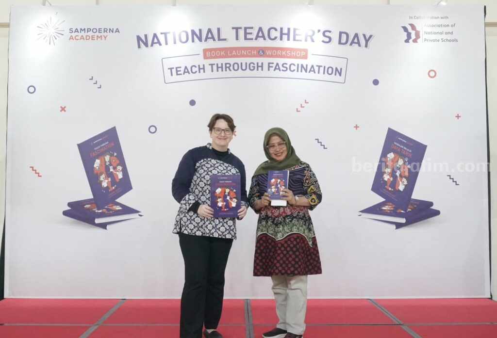 Sampoerna Academy Luncurkan Buku Teach Through Fascination